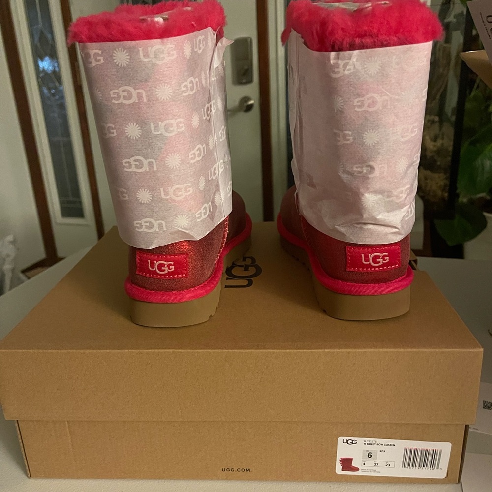 ugg size 6 - Picture 2 of 2